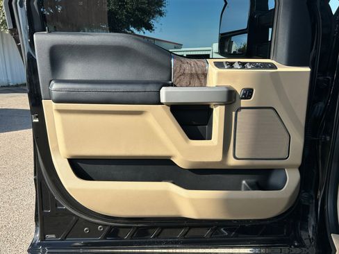 Used 2017 Ford F250 Lariat w/ Lariat Ultimate Package image 29