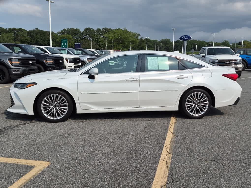 Used 2019 Toyota Avalon Limited w/ Advanced Safety Package FWD image 5