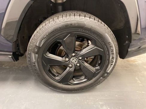 Used 2021 Toyota RAV4 XSE AWD/4WD image 30