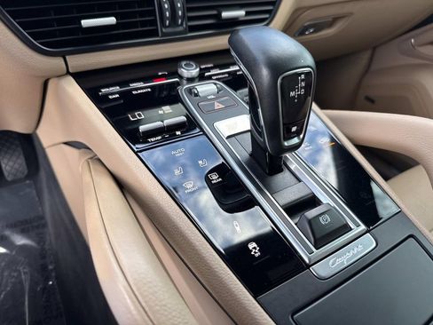 Used 2020 Porsche Cayenne image 36