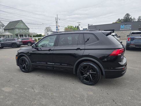 Used 2024 Volkswagen Tiguan SE R-Line AWD/4WD image 4