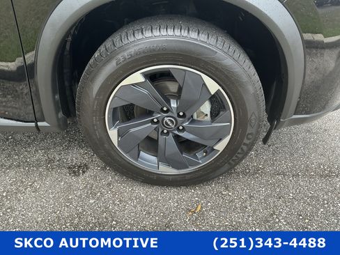 Used 2024 Nissan Rogue SV FWD image 9