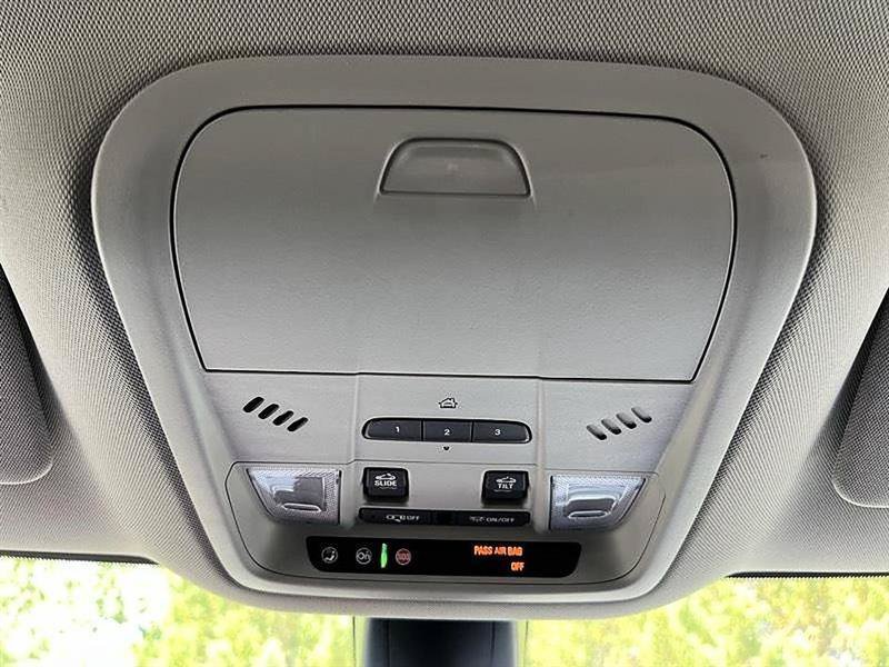 Used 2019 Buick Enclave Avenir w/ Avenir Technology Package FWD image 34