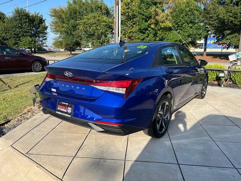 Certified 2023 Hyundai Elantra SEL w/ Convenience Package FWD image 11