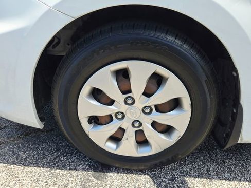 Used 2015 Hyundai Accent GLS FWD image 29