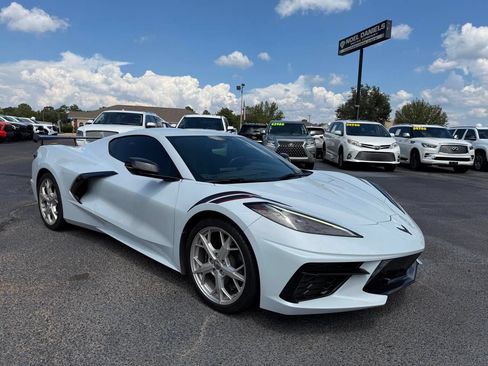 Used 2022 Chevrolet Corvette Stingray Coupe w/ Engine Appearance Package RWD image 2
