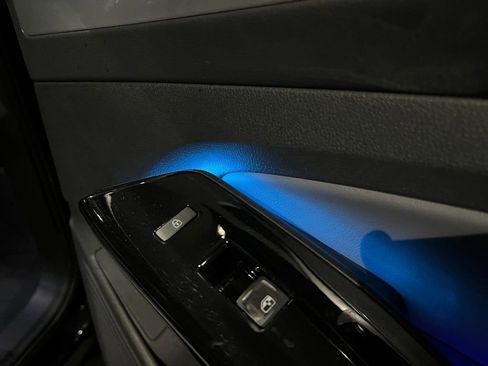 Used 2023 Volkswagen ID.4 Pro S Plus image 13