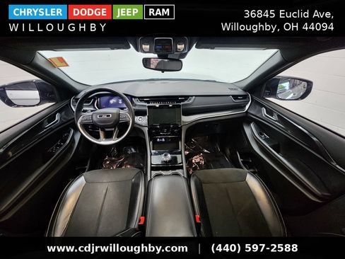 Used 2023 Jeep Grand Cherokee Altitude AWD/4WD image 31