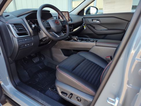 New 2026 Nissan Rogue SV w/ Rock Creek Premium Package AWD/4WD image 2