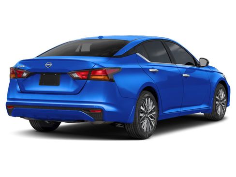 Used 2025 Nissan Altima 2.5 SV FWD image 2