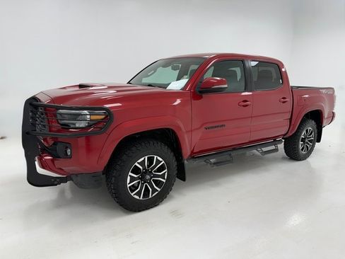 Used 2022 Toyota Tacoma TRD Sport w/ Technology Package image 5