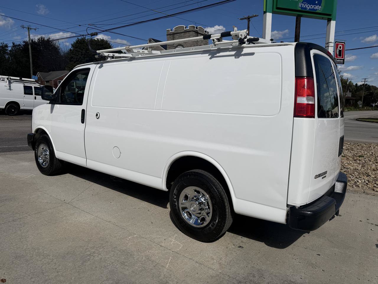 Used 2015 Chevrolet Express 2500 RWD image 10