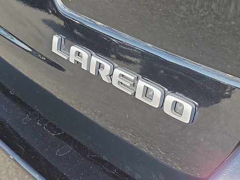Used 2024 Jeep Grand Cherokee Laredo X RWD image 8