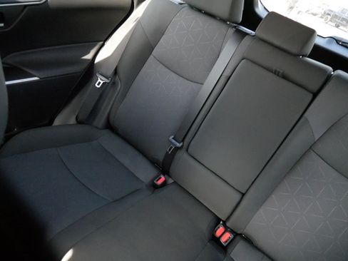 Used 2025 Toyota RAV4 XLE AWD/4WD image 12
