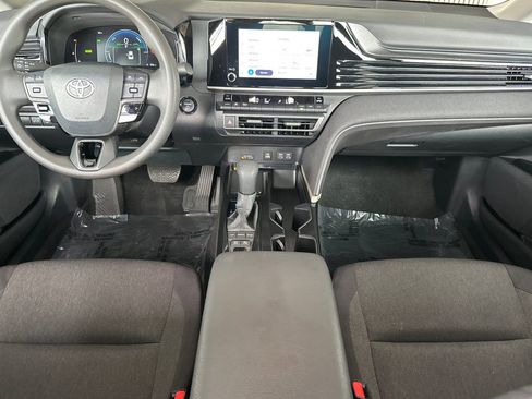 Used 2025 Toyota Camry LE image 16