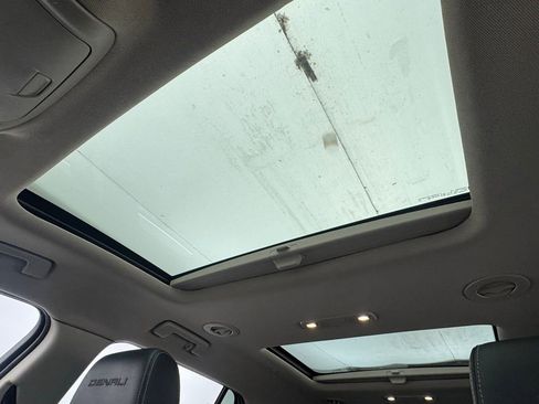 Used 2019 GMC Acadia Denali image 5