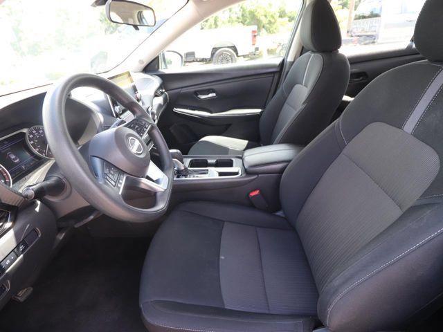 Used 2024 Nissan Sentra SV FWD image 2