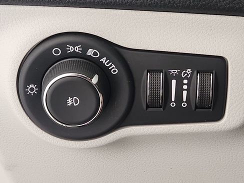 Used 2020 Jeep Compass Limited FWD image 20