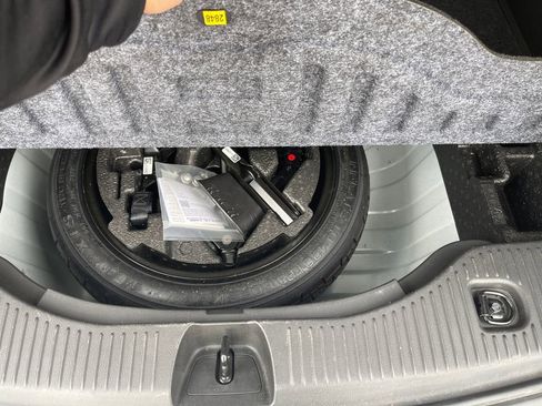 Used 2022 Chevrolet Trax LT w/ LT Convenience Package image 21