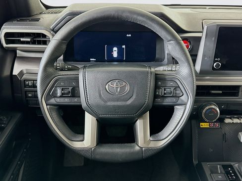 Used 2025 Toyota 4Runner TRD Off-Road image 18