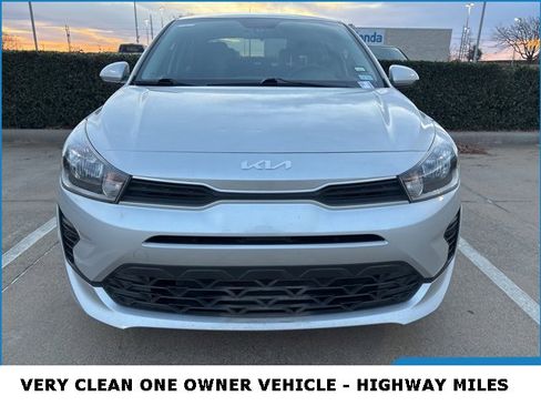 Used 2023 Kia Rio S image 2