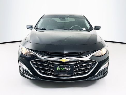 Used 2024 Chevrolet Malibu LT FWD image 2