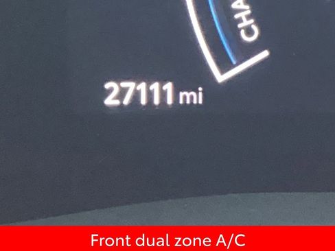 Used 2025 Toyota Camry LE image 4