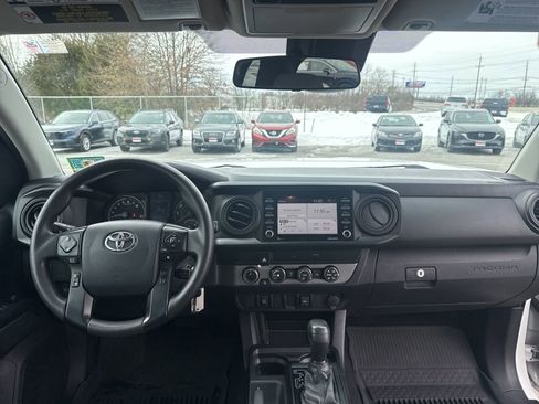 Used 2020 Toyota Tacoma SR image 17