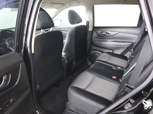 Certified 2020 Nissan Rogue SV image 16