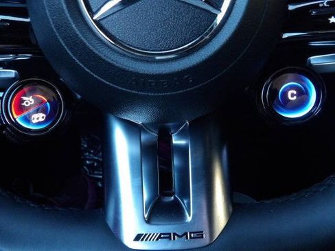 Used 2022 Mercedes-Benz SL 63 AMG 4MATIC image 35