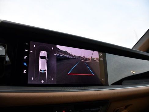 Used 2025 Porsche Cayenne image 14