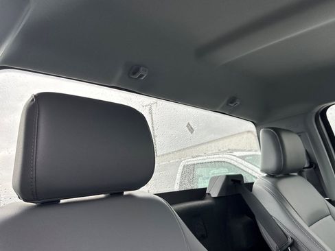 New 2025 Ford F550 DRW 2D Standard Cab/Cab & Chas image 25