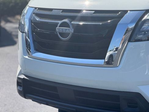 Used 2024 Nissan Pathfinder SV image 10