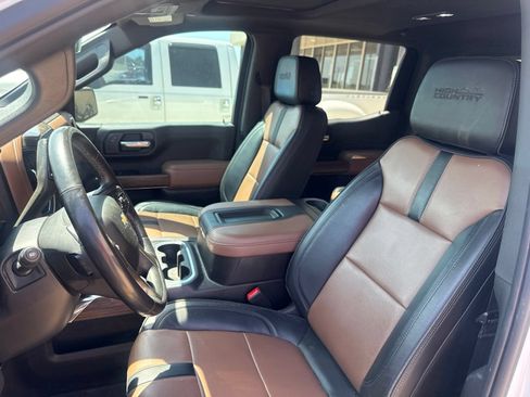 Used 2022 Chevrolet Silverado 1500 High Country w/ Technology Package AWD/4WD image 9