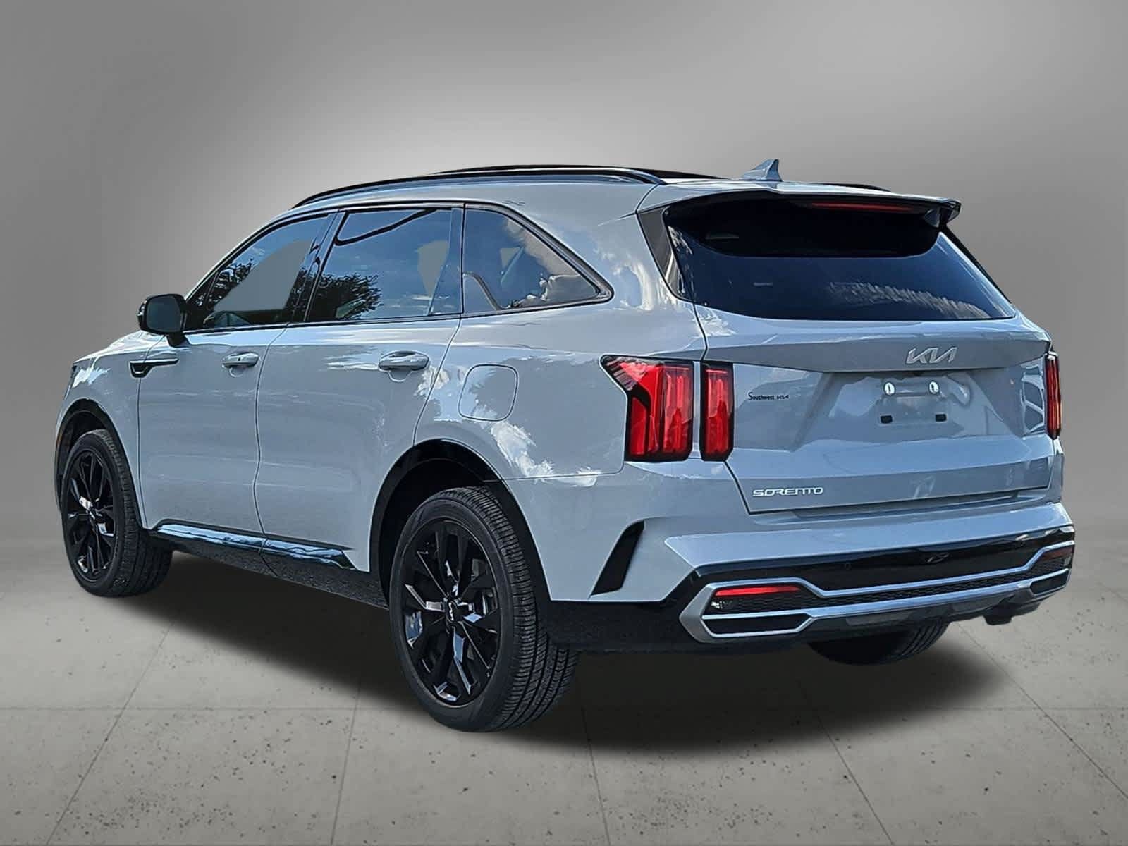 Used 2023 Kia Sorento SX FWD image 4