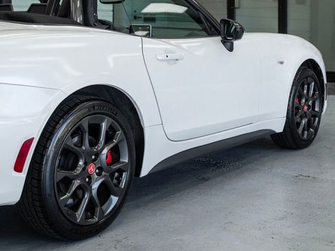 Used 2020 FIAT 124 Spider Abarth w/ Convenience Group image 35