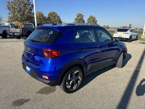 Used 2024 Hyundai Venue SEL image 8