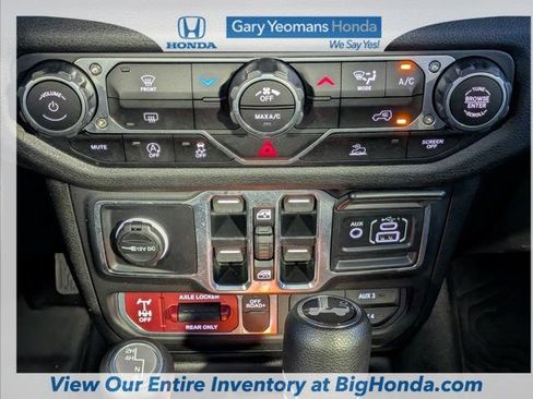 Used 2025 Jeep Wrangler Unlimited Sport AWD/4WD image 22