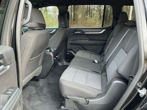 Used 2025 GMC Acadia Elevation image 22