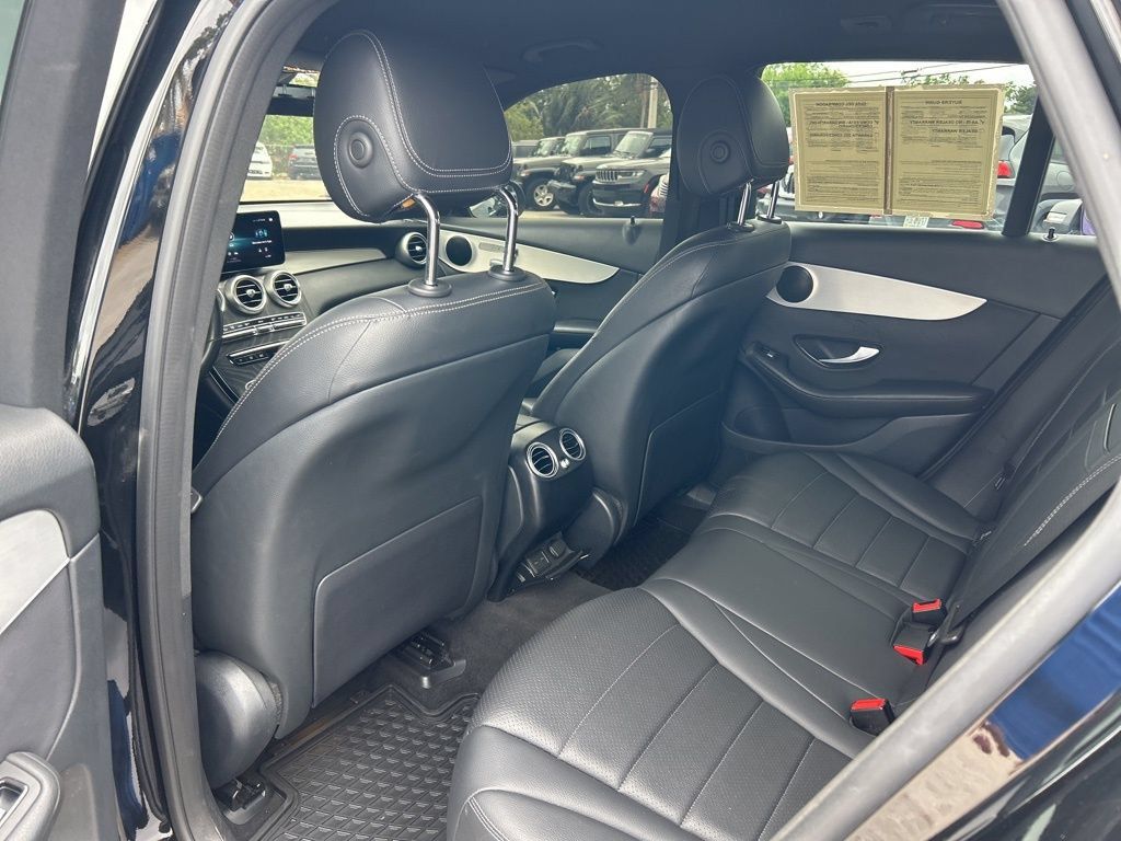 Used 2022 Mercedes-Benz GLC 300 image 30