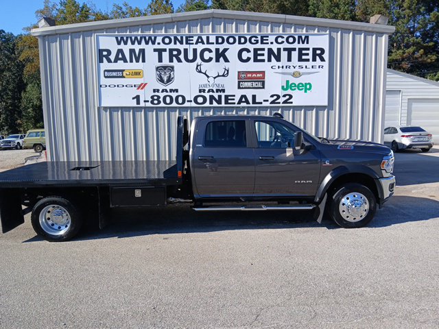 Used 2022 RAM 5500 SLT w/ Quick Order Package 2YG SLT AWD/4WD image 2