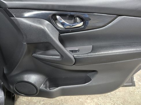 Used 2020 Nissan Rogue SL image 47