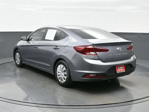 Used 2019 Hyundai Elantra SE w/ Cargo Package FWD image 4