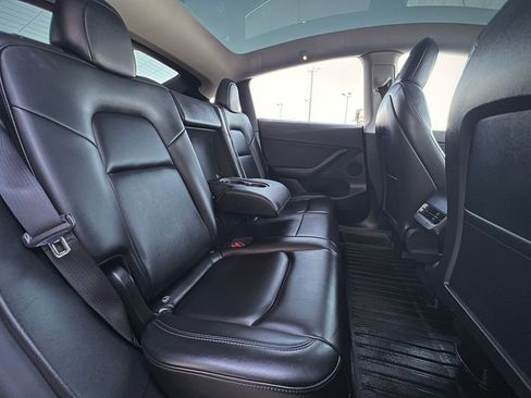 Used 2021 Tesla Model Y Long Range image 18