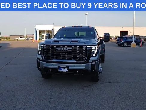 Used 2024 GMC Sierra 3500 Denali Ultimate AWD/4WD image 3