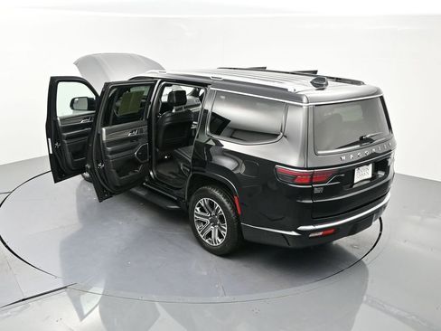 Used 2024 Jeep Wagoneer Series II w/ Flexible Seating Group RWD image 24