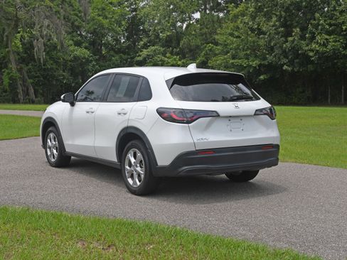 Used 2024 Honda HR-V LX image 3