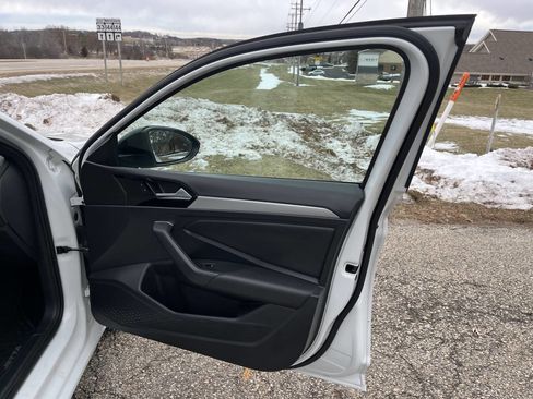 Used 2020 Volkswagen Jetta R-Line w/ R-Line Cold Weather Package image 34