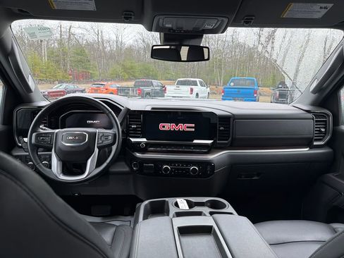 Certified 2025 GMC Sierra 1500 SLT AWD/4WD image 17