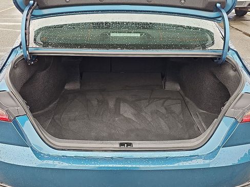 Used 2025 Toyota Camry SE image 27